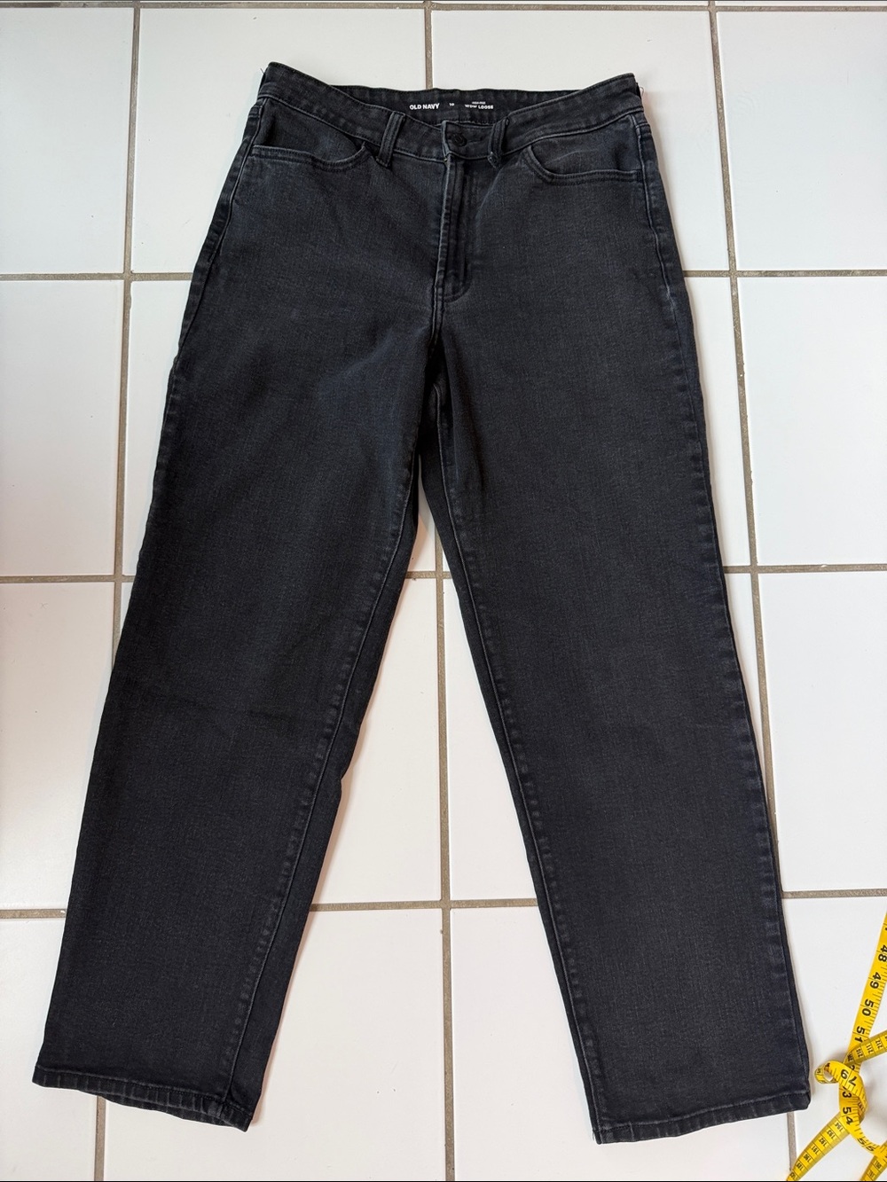 Old Navy Straight-Leg Loose Women’s Jeans in Black